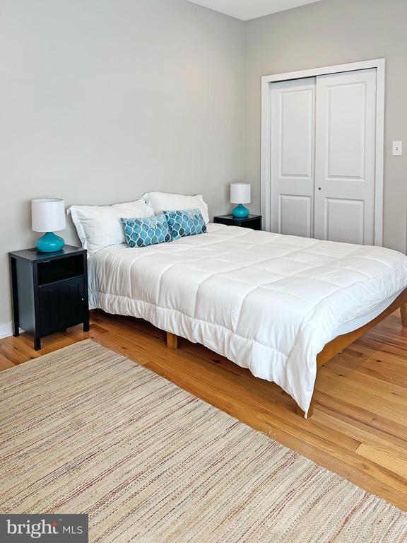 Building Photo - 1246 E Fletcher St