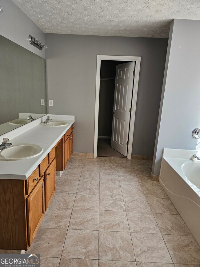 Building Photo - 1529 Sydney Pond Cir NW