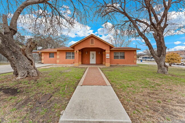 Building Photo - 3323 W Woodlawn Ave