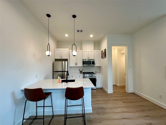 Building Photo - 203 Danna Ln