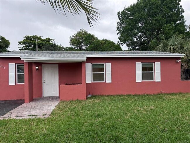 Building Photo - 1515 NW 11th Pl