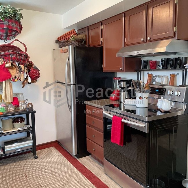 Building Photo - 1470 Brooklane Cir S