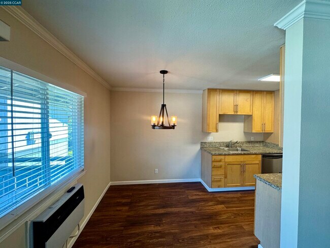 Building Photo - 315 Masters Ct