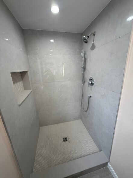 Shower - 74 Morse St