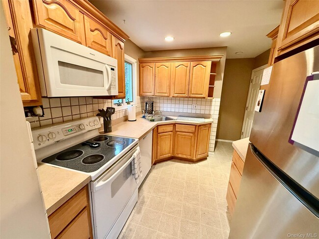 Building Photo - 22 Van Wicklen Ct