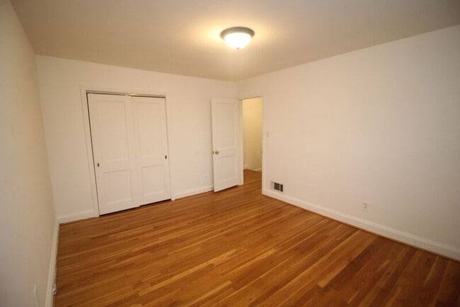 Building Photo - 3 Winthrop Ct