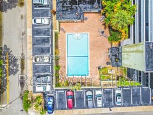 Primary Photo - 1425 Arthur St