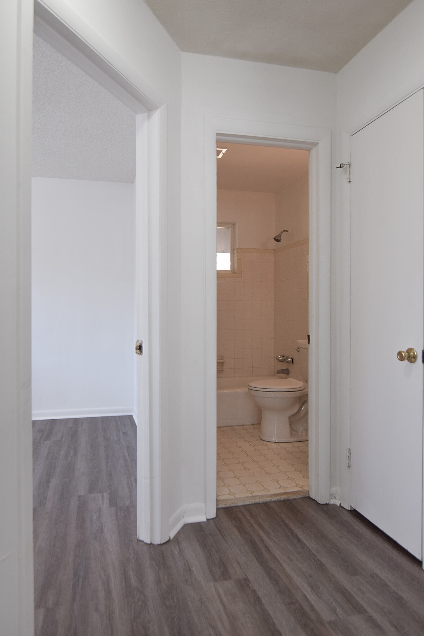 Building Photo - 6957 S Kenwood Dr