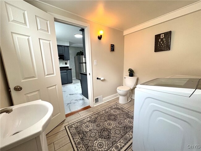 Building Photo - 124 Curtis Pl