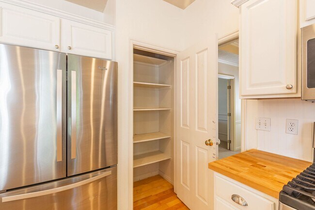 Building Photo - 3 Bed 2.5 Bath In The Heart Of Eagle