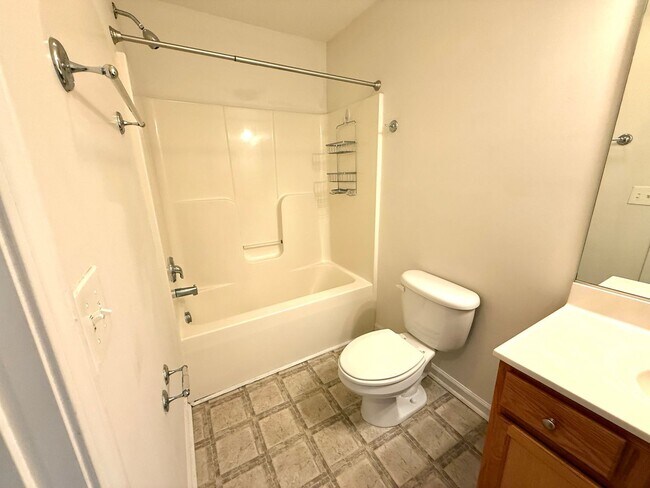 Building Photo - Available for the 2026-2027 lease term.