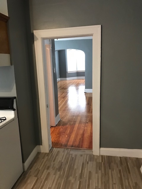 Hall looking from kitchen - 10021 S Exchange Ave