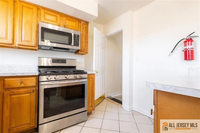 Building Photo - 234 Inza St