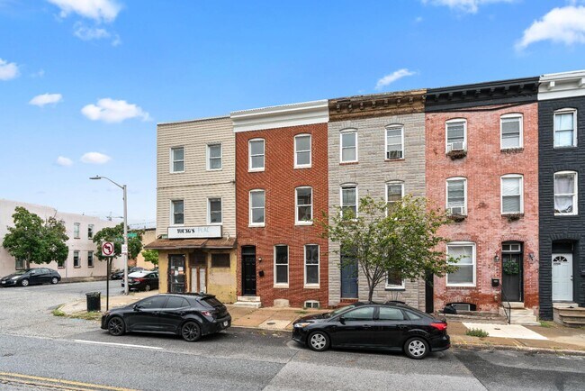 Building Photo - 2202 E Fayette St