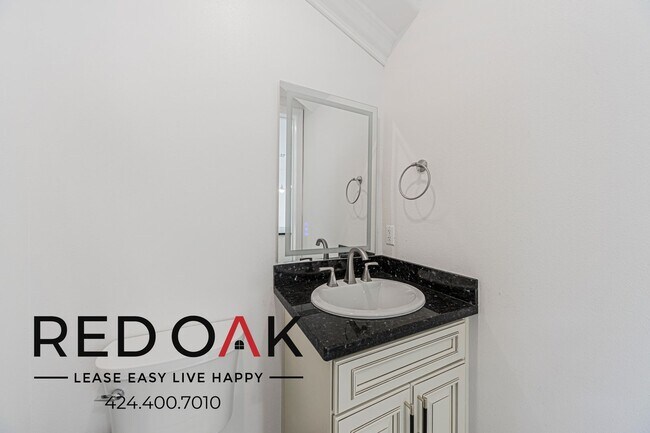 Building Photo - 2017 S Centinela Ave