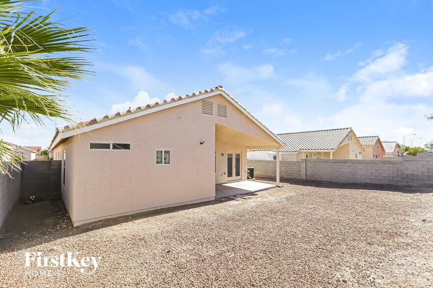 Building Photo - 5217 N Painted Pebble St