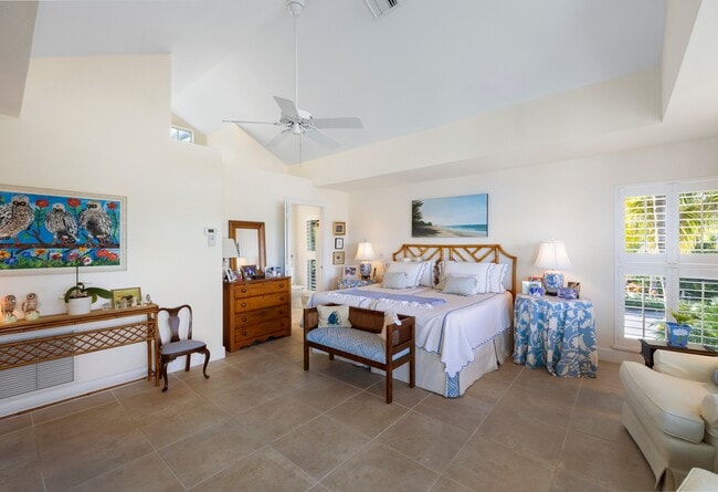 Building Photo - 264 Harbor Dr