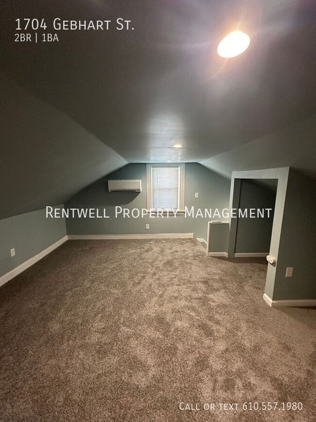 Building Photo - 1704 Gebhart St