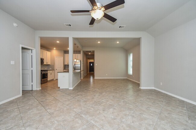 Building Photo - 18522 Hayden Pond Dr