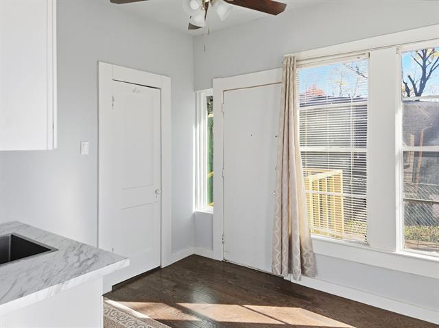 Building Photo - 823 S Beacon St