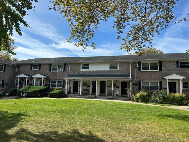 Building Photo - 82-34 Langdale St