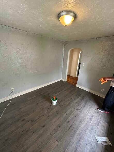 Building Photo - 209 Oak Hill Ave