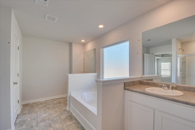 Building Photo - 1412 Deer Hollow Run