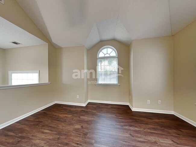 Building Photo - 112 Fox Trace