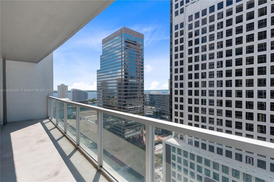 Building Photo - 500 Brickell Ave