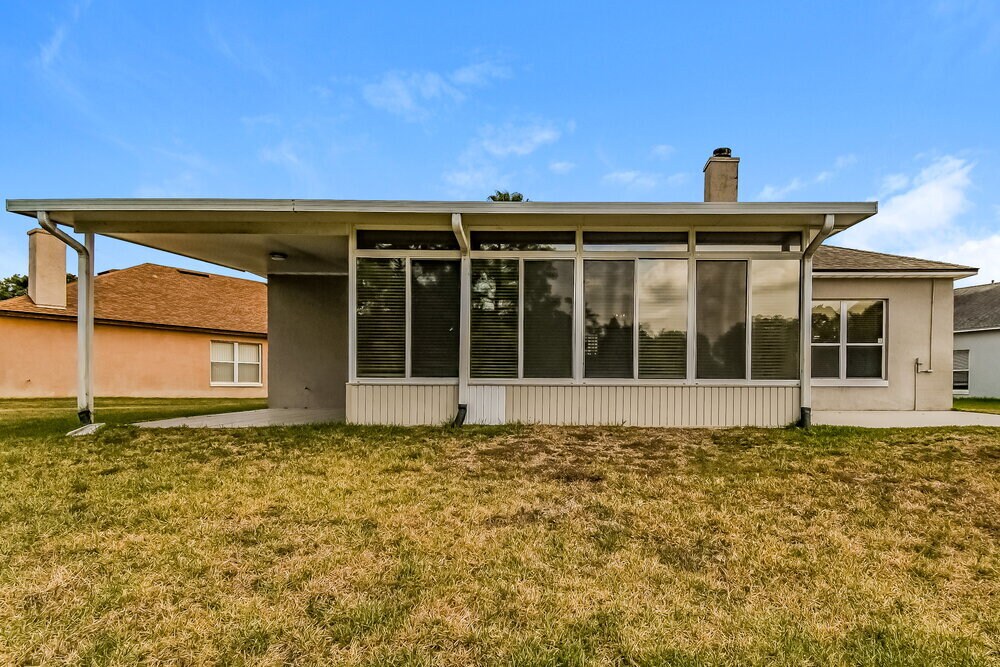 Building Photo - 8270 Lake Effie Ln E
