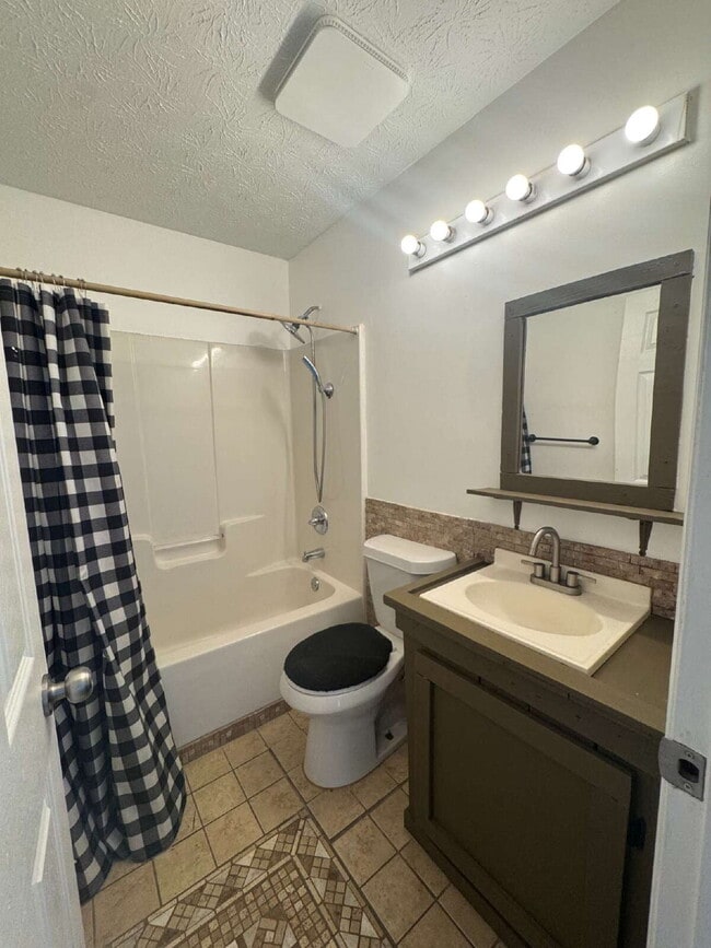 Building Photo - Brand New Rental Listing – Steps from Down...