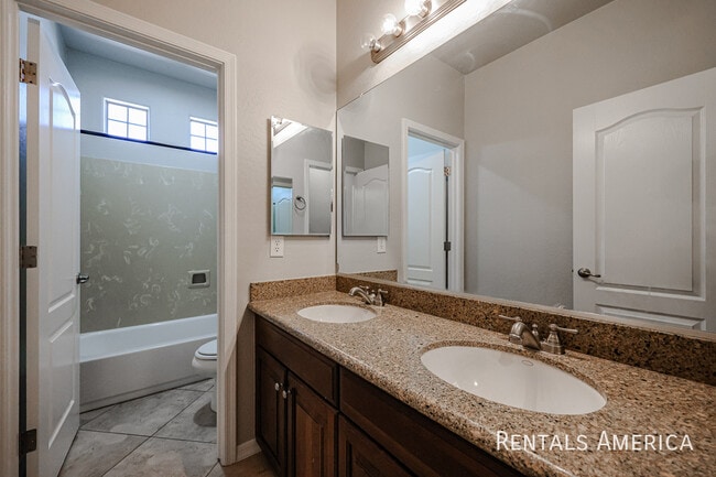 Building Photo - 3173 E Canyon Way