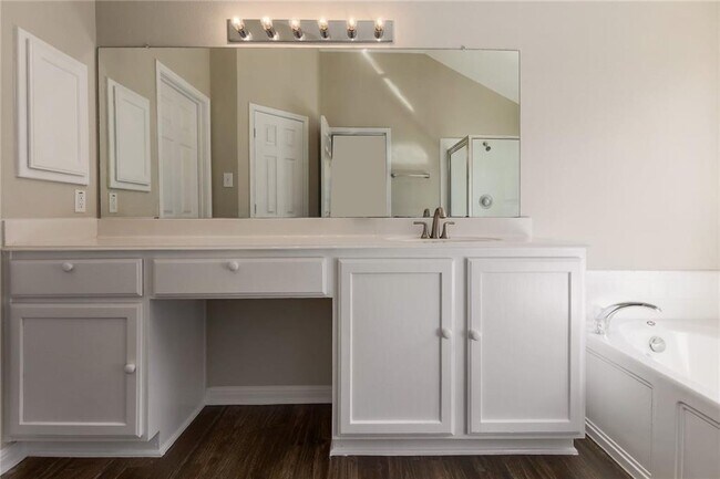 Building Photo - 1608 Bush Coat Ln