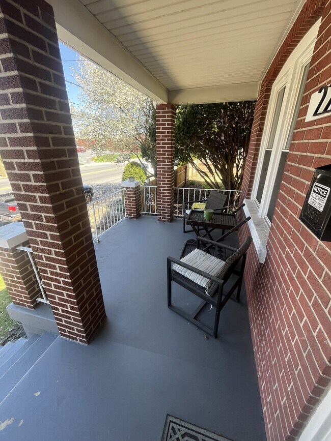 Building Photo - 220 E Liberty St