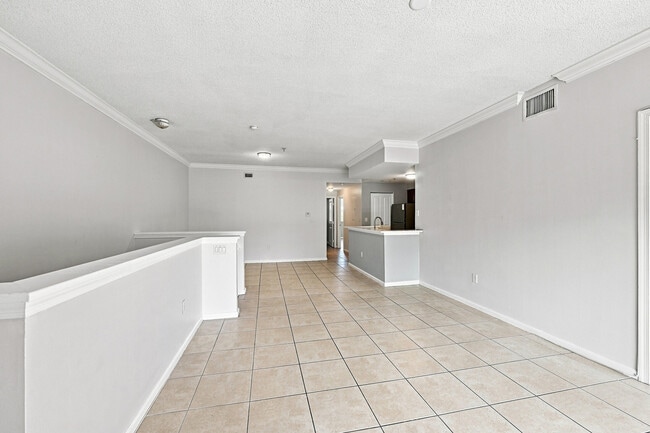 Building Photo - 5860 W Sample Rd