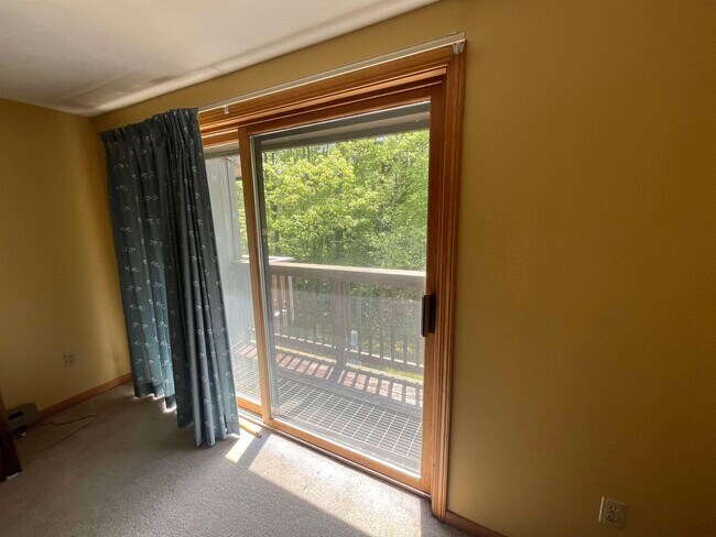 Building Photo - 35 Woodland Pines Rd
