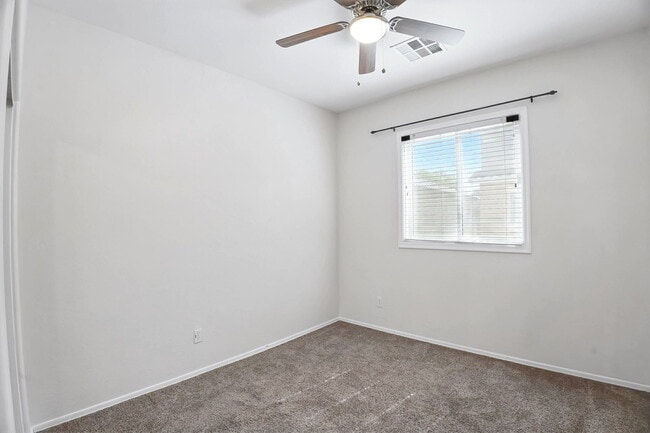 Building Photo - 4212 E Jasper Dr
