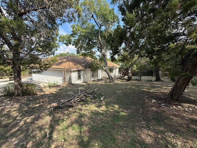 Building Photo - NEW ON MARKET