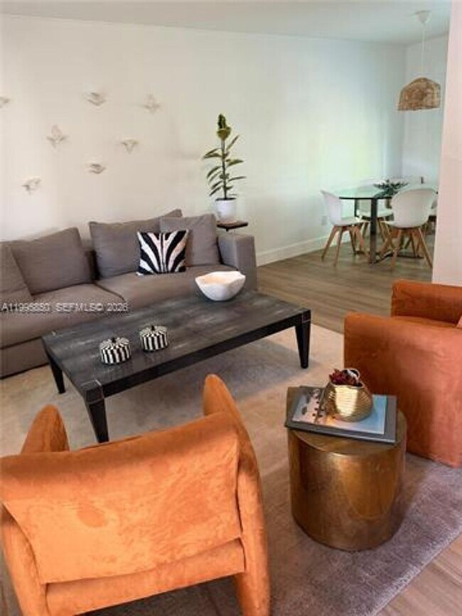 Building Photo - 11201 NE 10th Ave