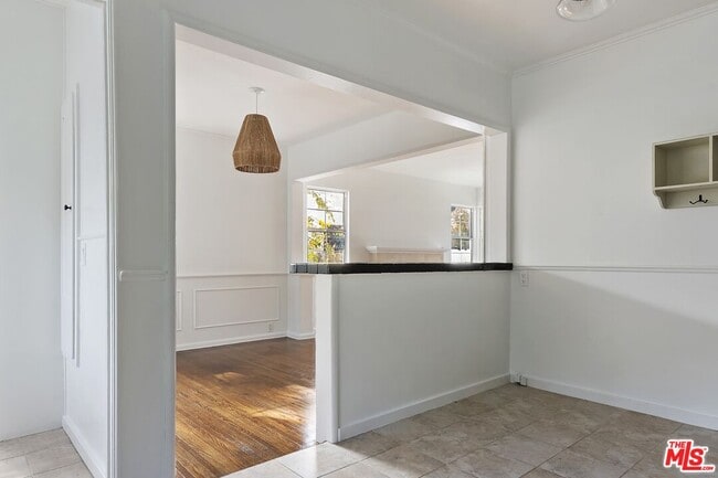 Building Photo - 3032 Oakhurst Ave