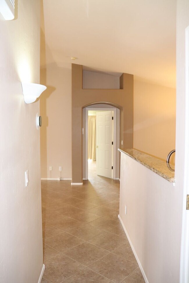 Building Photo - 4943 W Rosebay Dr