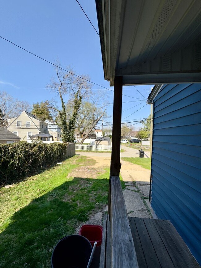 Building Photo - Charming 3 Bedroom/ 1 Bathroom Home in Dundalk, MD!