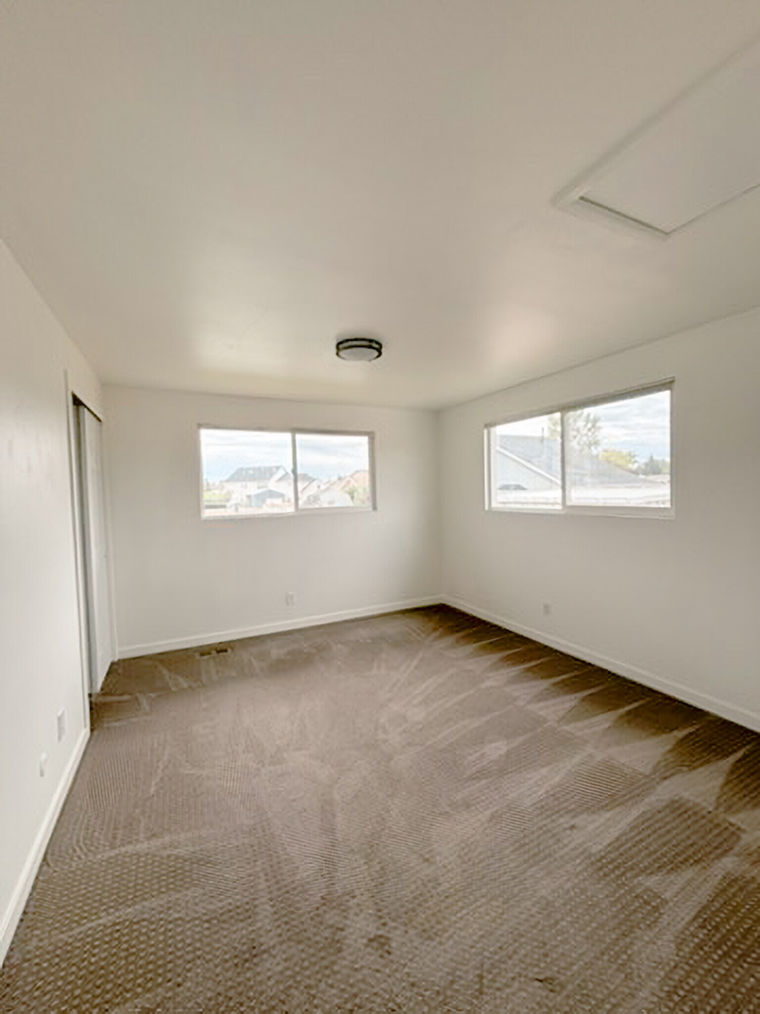 Building Photo - 1108 E 500 N