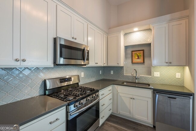 Building Photo - 895 Halston Ct