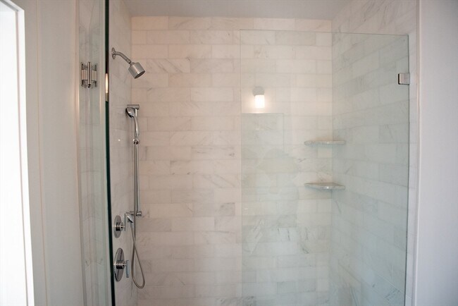 Building Photo - 57 Saratoga St