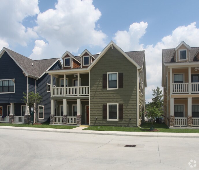 Villas at Riverbend Historical Access 5689 River Rd Baton Rouge LA