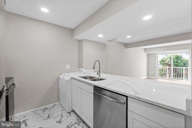 Building Photo - 14419 St Germain Dr