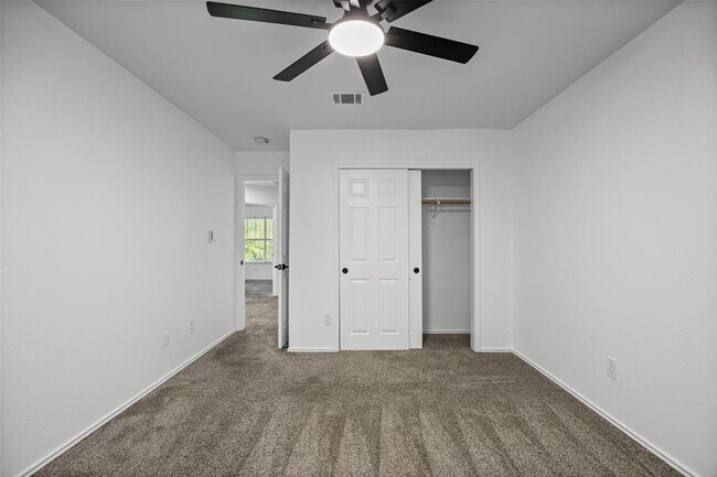 Building Photo - 4501 Whispering Valley Dr