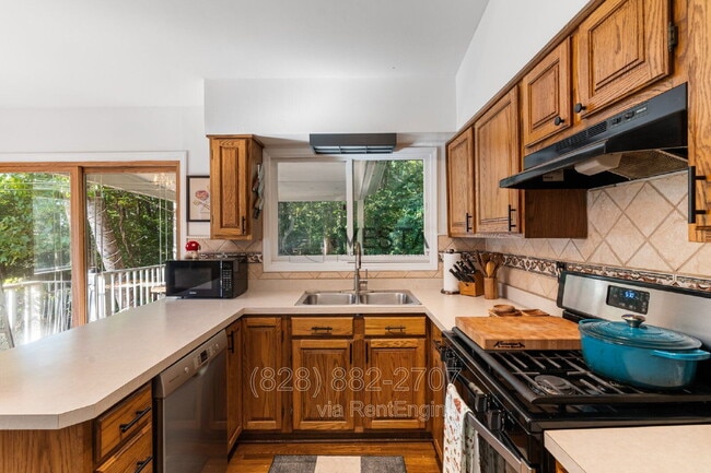 Building Photo - 12 Wood Rd