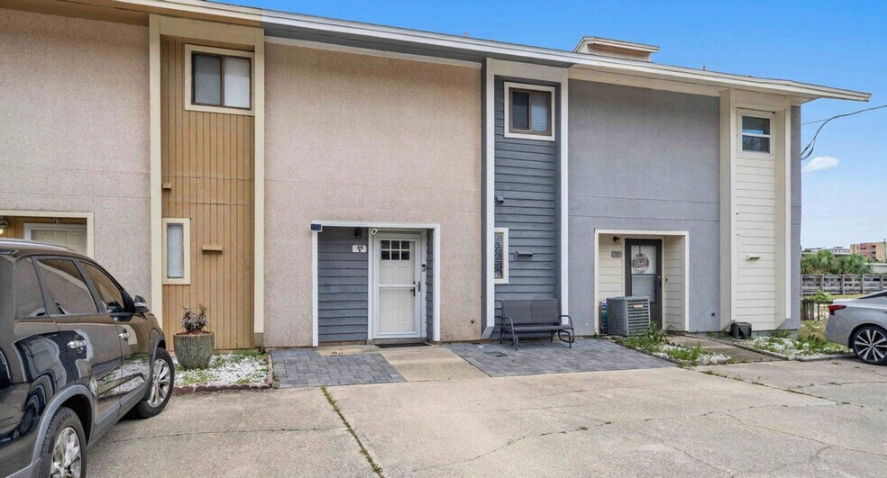 Building Photo - 318 Bream Ave